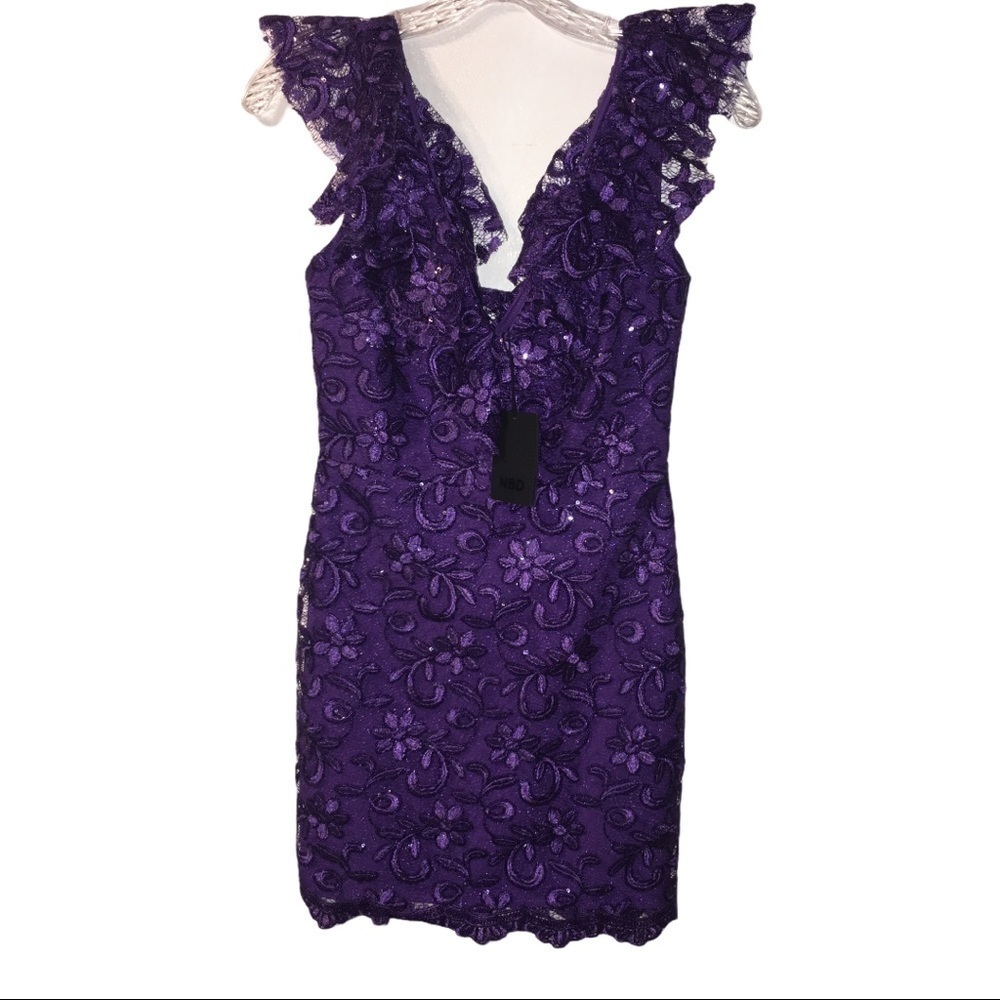 NWT NBD V-neck Lace Sleeveless Dress